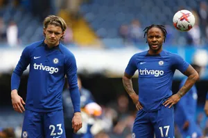 Đội bóng do Lampard dẫn dắt hiện nay gần như cái gì cũng tạm bợ, từ ý tưởng chiến thuật, thành tích đến vị trí và con người trên sân.