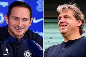 Frank Lampard không có vấn đề với việc ông chủ Todd Boehly thường xuyên tiếp cận đội hình.