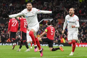 Sevilla loại Man.United sau chiến thắng 3-0 trong trận tứ kết lượt về, tiến vào bán kết với tổng tỷ số 5-2