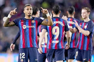 Barcelona dễ dàng đánh bại Real Betis 4-0, tiến gần hơn đến danh hiệu La Liga thứ 27.