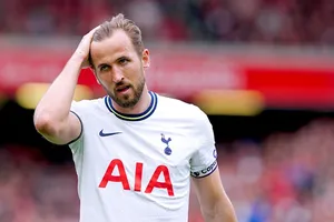 Harry Kane chán nản về một mùa giải dần khép lại trong thất bại tệ hại.