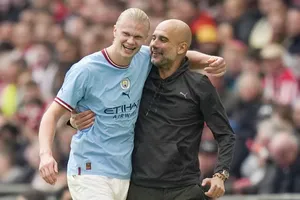 HLV Pep Guardiola khẳng định Erling Haaland hoàn toàn xứng đáng được so sánh với Lionel Messi.