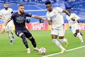 Ancelotti: “Chúng tôi phải ngăn cản một đội có vẻ… không thể ngăn cản”