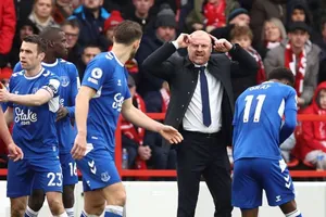 Everton lợi thế nhất trong cuộc đua trụ hạng vào giờ chót.