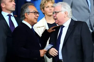 Chủ sở hữu Farhad Moshiri (trái) và Chủ tịch lâu năm Bill Kenwright.