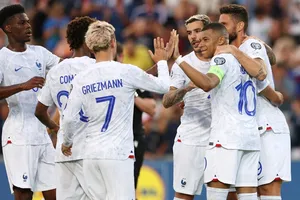 Tuyển Pháp không gặp khó khăn gì để đánh bại Gibraltar 3-0 qua đó duy trì thành tích hoàn hảo đứng đầu bảng B.