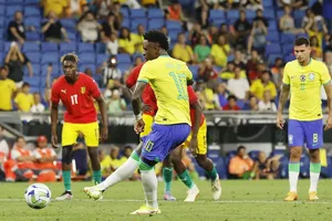 Vinicius Jr ghi bàn giúp tuyển Brazil vượt qua Guinea với tỷ số 4-1 ở trận giao hữu tại Tây Ban Nha.