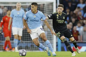 Man.City cạnh tranh với Arsenal để ký hợp đồng với đội trưởng West Ham, Declan Rice.