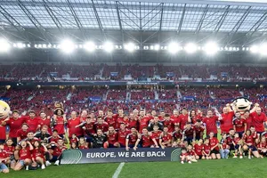 Osasuna sau niềm vui là nỗi đau bị tước bỏ tư cách tham dự UEFA Conference League.