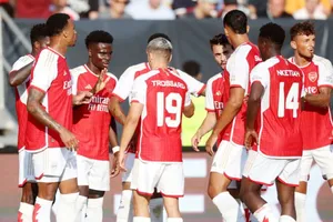 Bukayo Saka ghi bàn nhưng Arsenal bị Nurnberg cầm hòa 1-1 trong trận giao hữu đầu tiên. 