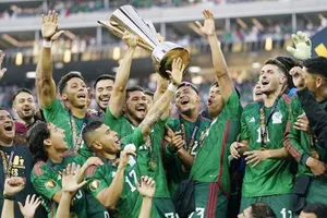 Mexico hân hoan nâng cao chiếc Cúp Vàng CONCACAF 2023 và là danh hiệu thứ 9 kỷ lục.