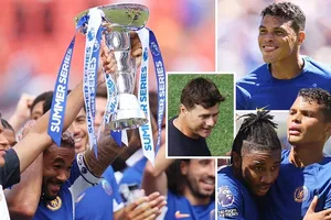 Tân HLV Mauricio Pochettino đã giành chiếc cúp đầu tiên khi triều đại của ông cùng Chelsea đang khởi đi rất thuận lợi.