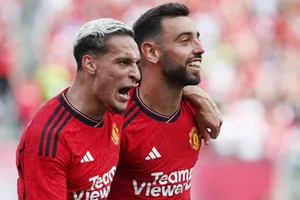 Man.United gia hạn hợp tác với nhãn hàng thể thao khổng lồ adidas thêm một thập niên nữa.