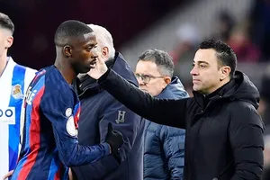 HLV Xavi Hernandez cho biết ông thất vọng khi Ousmane Dembele nói muốn gia nhập PSG.