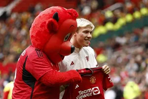 Rasmus Hojlund ra mắt Man.United nhưng chưa thể ấn định thời điểm chơi trận đầu tiên cùng đội chủ sân Old Trafford.