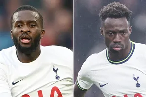 Hậu vệ Davinson Sanchez (phải) và tiền vệ Tanguy Ndombele đã rời Tottenham gia nhập Galatasaray.