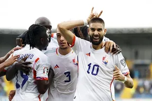 Tiền vệ Yannick Carrasco “vô tình” ghi bàn giúp tuyển Bỉ thắng 1-0 tại Azerbaijan.