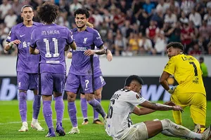 Liverpool đánh dấu sự trở lại Europa League bằng chiến thắng 3-1 trước LASK.