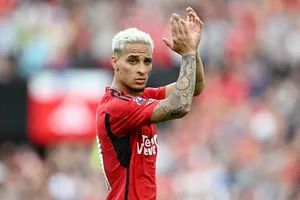 Man.United thông báo rằng Antony sẽ tiếp tục tập luyện cùng CLB sau thời gian vắng mặt.