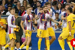 HLV Xavi Hernandez tuyên bố Barcelona đã thoát khỏi “bóng ma” sân khách ở Champions League.