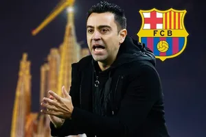 HLV Xavi Hernandez vừa đánh dấu trận đấu thứ 100 của mình cùng Barcelona.