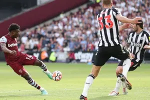 Mohammed Kudus ghi bàn thắng đầu tiên tại Premier League cho West Ham ấn định trận hòa 2-2 trước Newcastle.