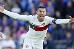 Cristiano Ronaldo giúp Bồ Đào Nha có được thành tích tốt nhất từ trước đến nay trong một chiến dịch vòng loại châu Âu. 