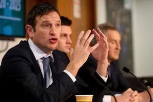 Noel Mooney muốn loại bỏ Rob Page khỏi vị trí HLV đội tuyển quốc gia để thay Roy Keane.