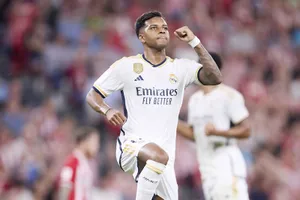 Rodrygo thường được bố trí ở vai trò tiền đạo trung tâm thay vì ở cánh.