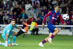 Cầu thủ 17 tuổi Marc Guiu ghi bàn ngay trong trận ra mắt đội một để giúp Barcelona giành chiến thắng 1-0 trước Athletic Bilbao.