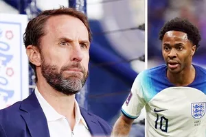 HLV Gareth Southgate khẳng định “cánh cửa đang mở” cho Raheem Sterling.