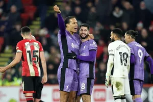 Liverpool đánh bại Sheffield United 2-0 nhờ các bàn thắng của Virgil van Dijk và Dominik Szoboszlai.