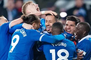 Everton tiếp tục thể hiện tinh thần chiến đấu mạnh mẽ sau khi bị trừ 10 điểm.