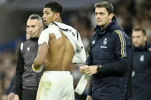 Jude Bellingham phải nén đau để thi đấu sau khi bị trật khớp vai.