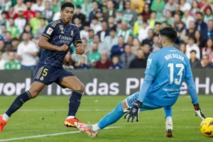 Jude Bellingham ghi bàn thứ 12 tiếp tục dẫn đầu cuộc đua Vua phá lưới La Liga.