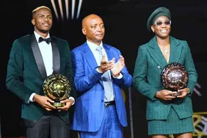 Victor Osimhen và Asisat Oshoala mang về cả 2 giải thưởng danh giá cho bóng đá Nigeria. 