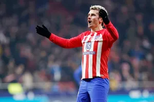 Antoine Griezman bắt kịp kỷ lục ghi bàn nhưng Atletico Madrid chỉ hòa Getafe 3-3 trên sân nhà.