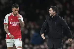 HLV Mikel Arteta thất vọng khi Arsenal mất cơ hội trở lại ngôi đầu Premier League.