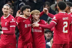 Liverpool hòa 1-1 và thắng chung cuộc 3-2 để loại Fulham trong cả 6 trận tại Cúp Liên đoàn.