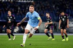 Ciro Immobile sút thắng quả phạt đền ở phút 69 giúp Lazio đả bại Bayern Munich.