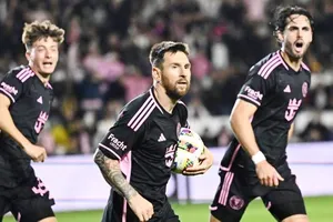 Lionel Messi ghi bàn đầu tiên trong mùa giải mới giúp Inter Miami hòa 1-1 tại LA Galaxy.