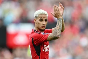 Man.United rao báo Antony và cũng lên kế hoạch thanh lọc gần như toàn bộ đội hình.