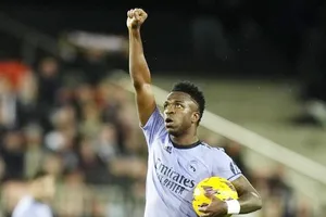 Vinicius Junior ghi 2 bàn nhưng Real Madrid chỉ ngược dòng hòa 2-2 trên sân Valencia.