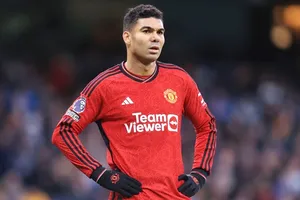 Dáng vẻ 10 phần bất lực của Casemiro khi Man.United bị Man.City cuống phăng 3-1 tại Etihad.