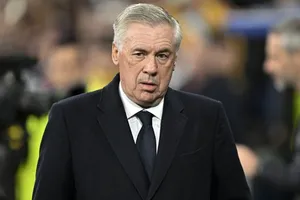 HLV Carlo Ancelotti không thể hài lòng sau màn trình diễn mờ nhạt bị RB Leipzig cầm hòa 1-1 ngay trên sân nhà.