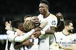 Real Madrid xoa dịu nỗi thất vọng của người hâm mộ bằng chiến thắng 4-0 trước Celta Vigo.