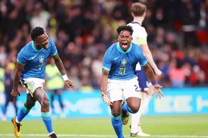 Endrick ghi bàn thắng quốc tế đầu tiên giúp tuyển Brazil đánh bại chủ nhà Anh 1-0.