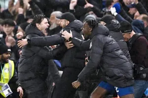 HLV Mauricio Pochettino thể hiện cảm xúc mạnh mẽ khi Chelsea ngược dòng thắng Man.United 4-3 trong những giây cuối.