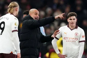HLV Pep Guardiola tiếp tục chính sách luân chuyển hiệu quả và một lần nữa Man.City đang tăng tốc.