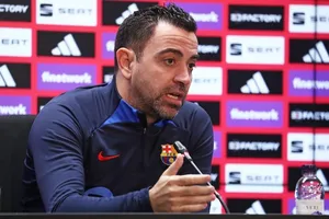 HLV Xavi Hernandez tin rằng mùa giải của Barcelona sẽ là một “thảm họa” nếu ông không công bố quyết định nghỉ việc hồi tháng Giêng.